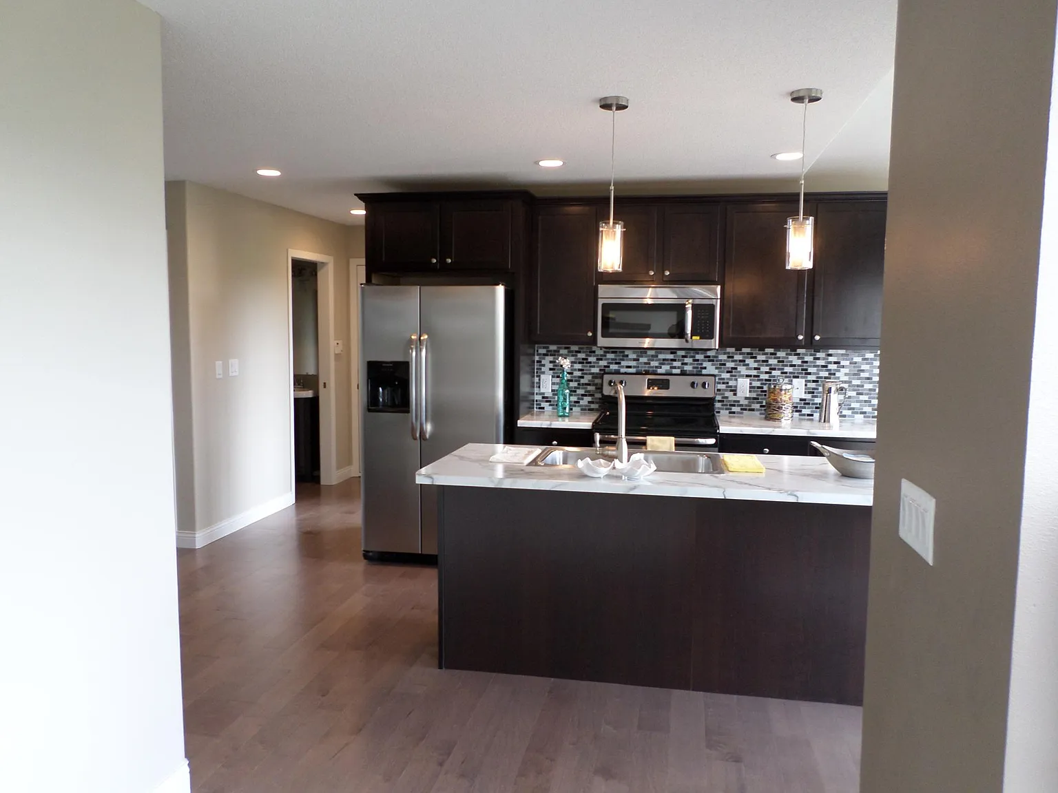 5 bed, 3.5 bath, 2358 sqft, $3,000 — Photo 3