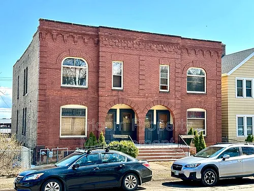 324 E 5th St #B Photo 1