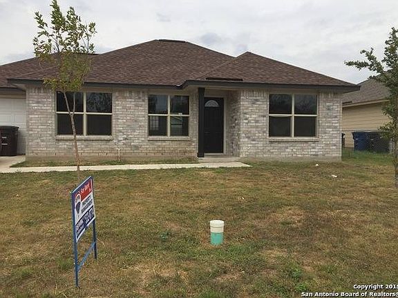 2nd image of 4631 Hollyspring Dr