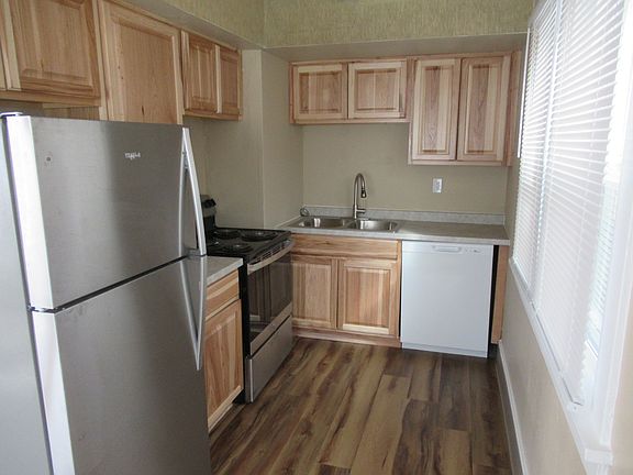 4th image of 1001 N Weber St APT 104