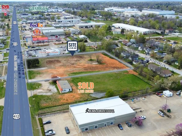 696 E Robinson Ave, Springdale, AR 72764