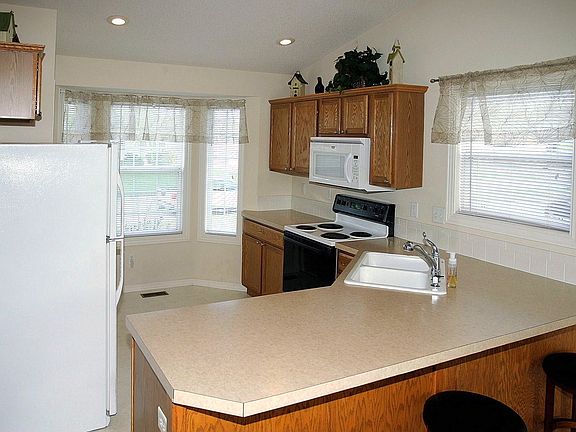 Eating Bar in Kitchen