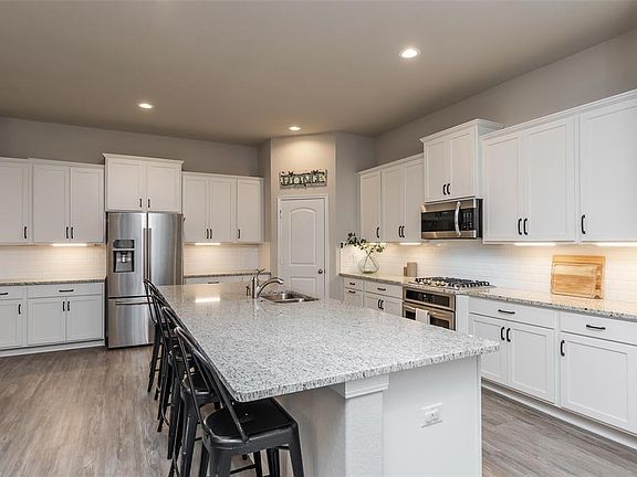 2nd image of 4919 Vergano Villa Dr