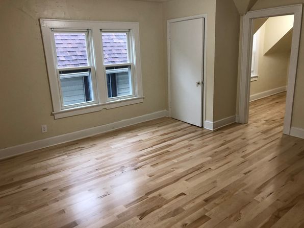 2564 N Humboldt Blvd