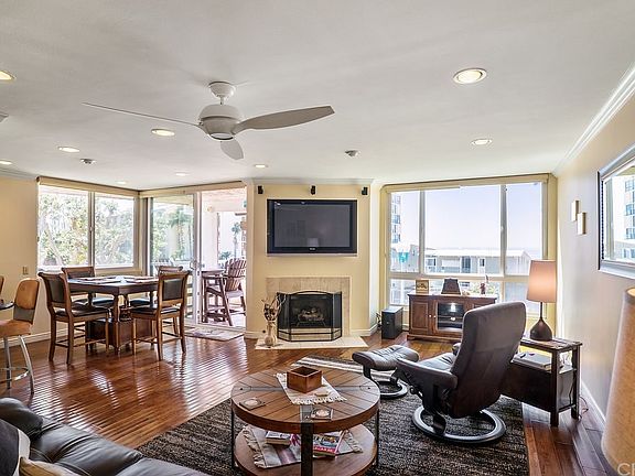 2nd image of 428 Esplanade APT 204