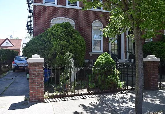 2nd image of 1871 W 13th St #5-FAMILY