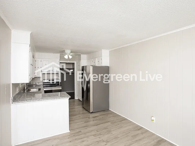4725 Bonnie Forest Blvd — Photo 4