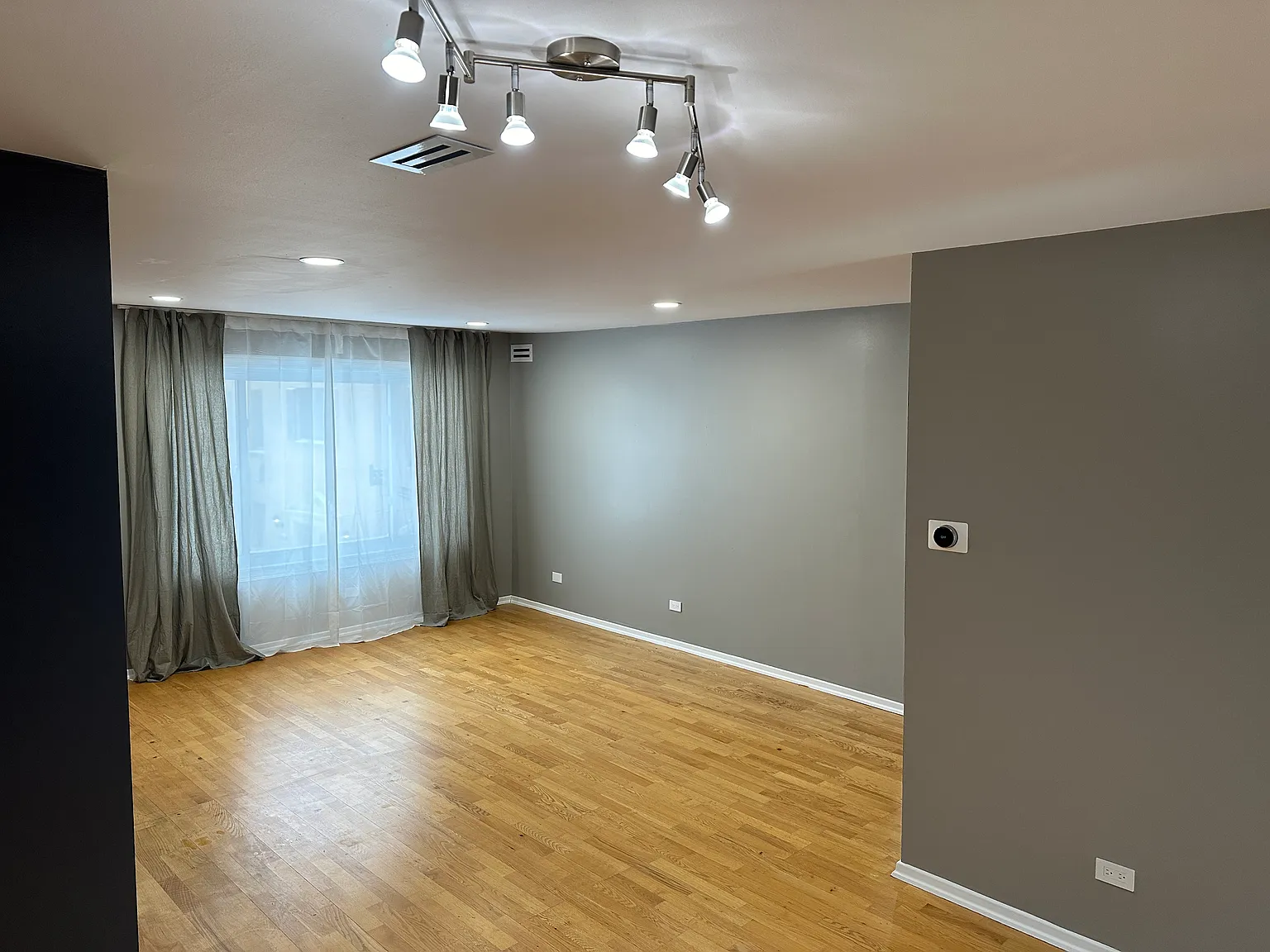 2 bed, 1.5 bath, $2,000 — Photo 1