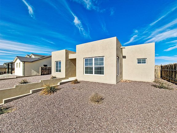 2nd image of 21 Flower Garland Rd