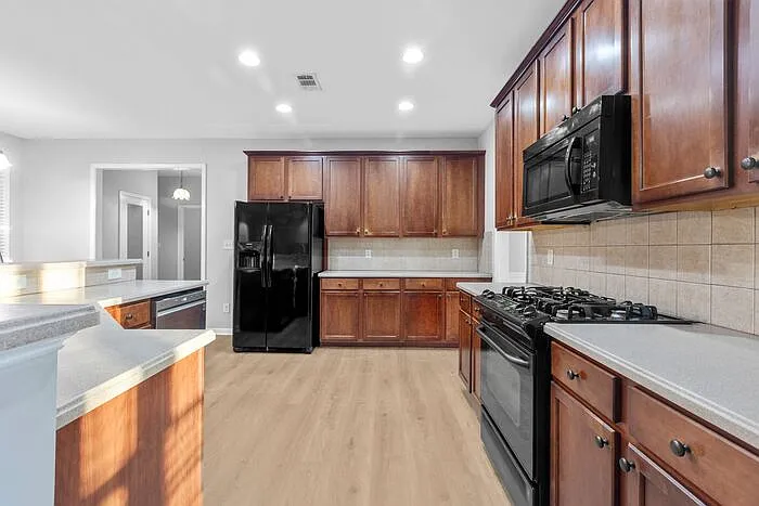 2375 Chandler Grove Dr — Photo 11