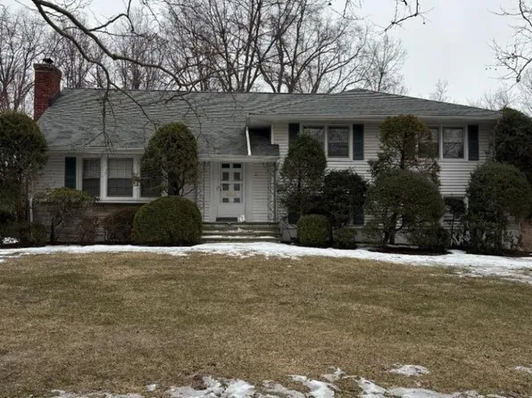 81 Ridge Dr, Livingston Twp., NJ 07039