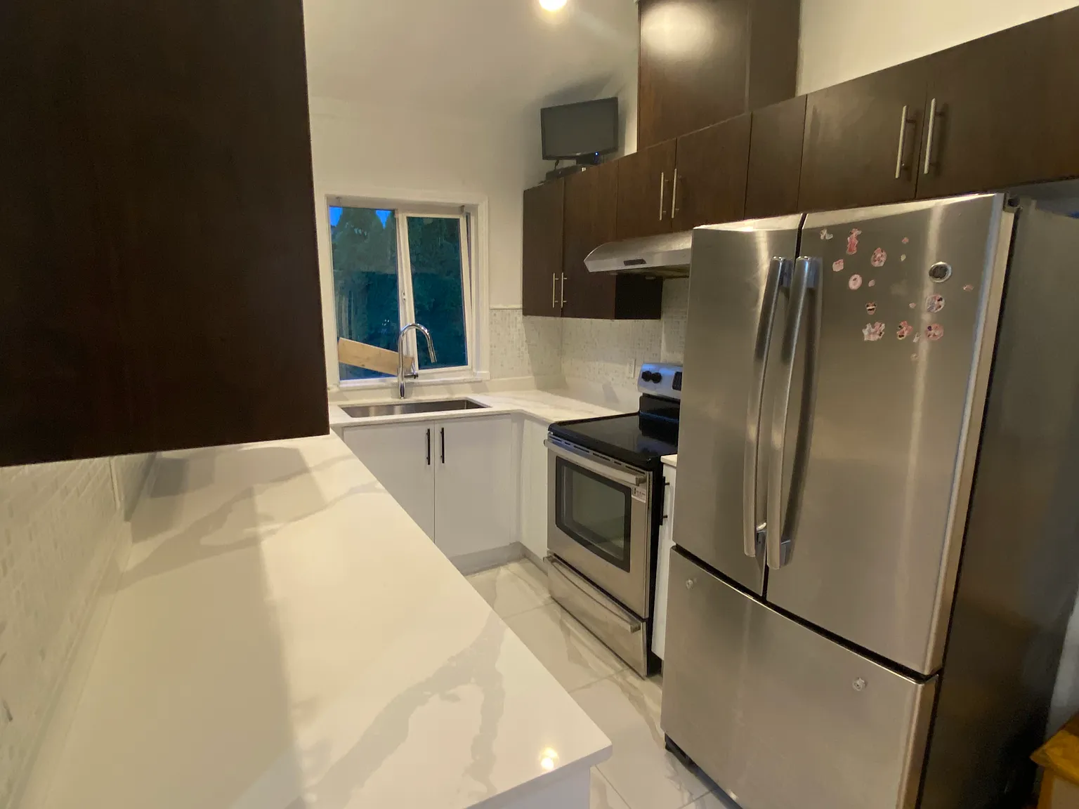 6 bed, 2316 sqft, $1,000 — Photo 4