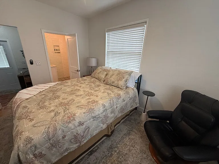 359 Greenbriar Dr #B — Photo 3