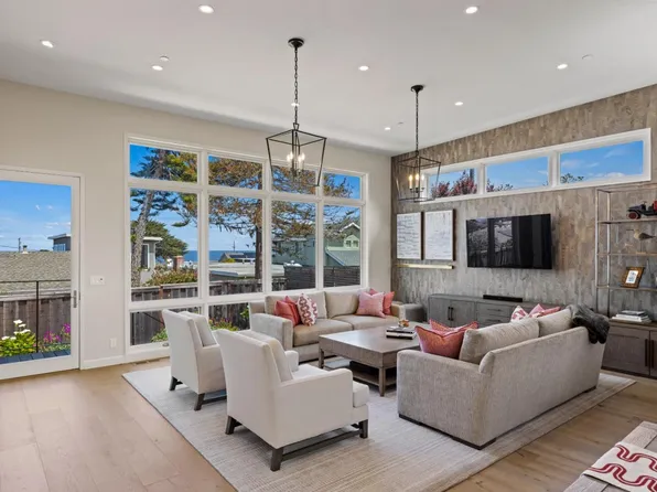 1218 Del Monte Blvd, Pacific Grove, CA 93950