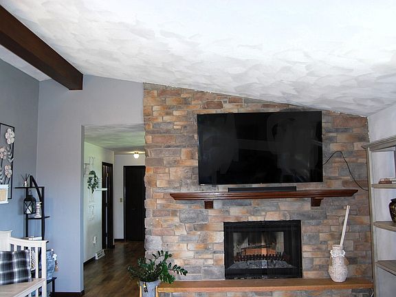 4th image of 26370 Arnell Dr