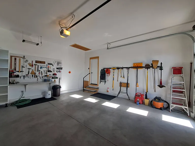 82 Pioneer Ave — Photo 30