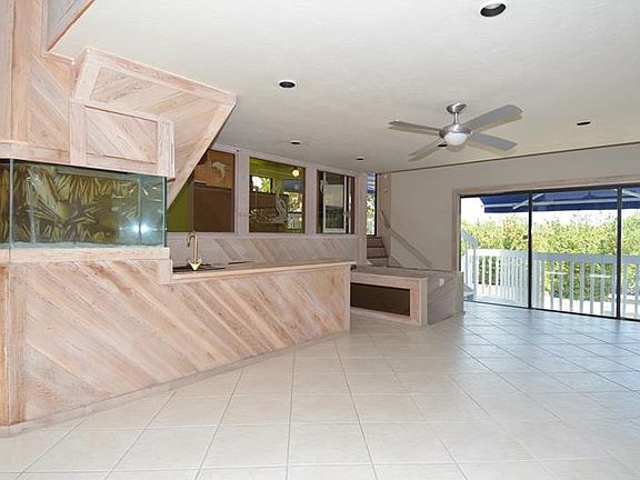 5th image of 5310 Siesta Cove Dr