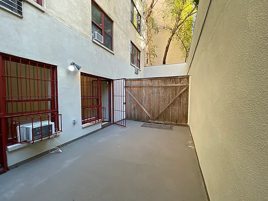 Rented by The Downtown LLC | media 48