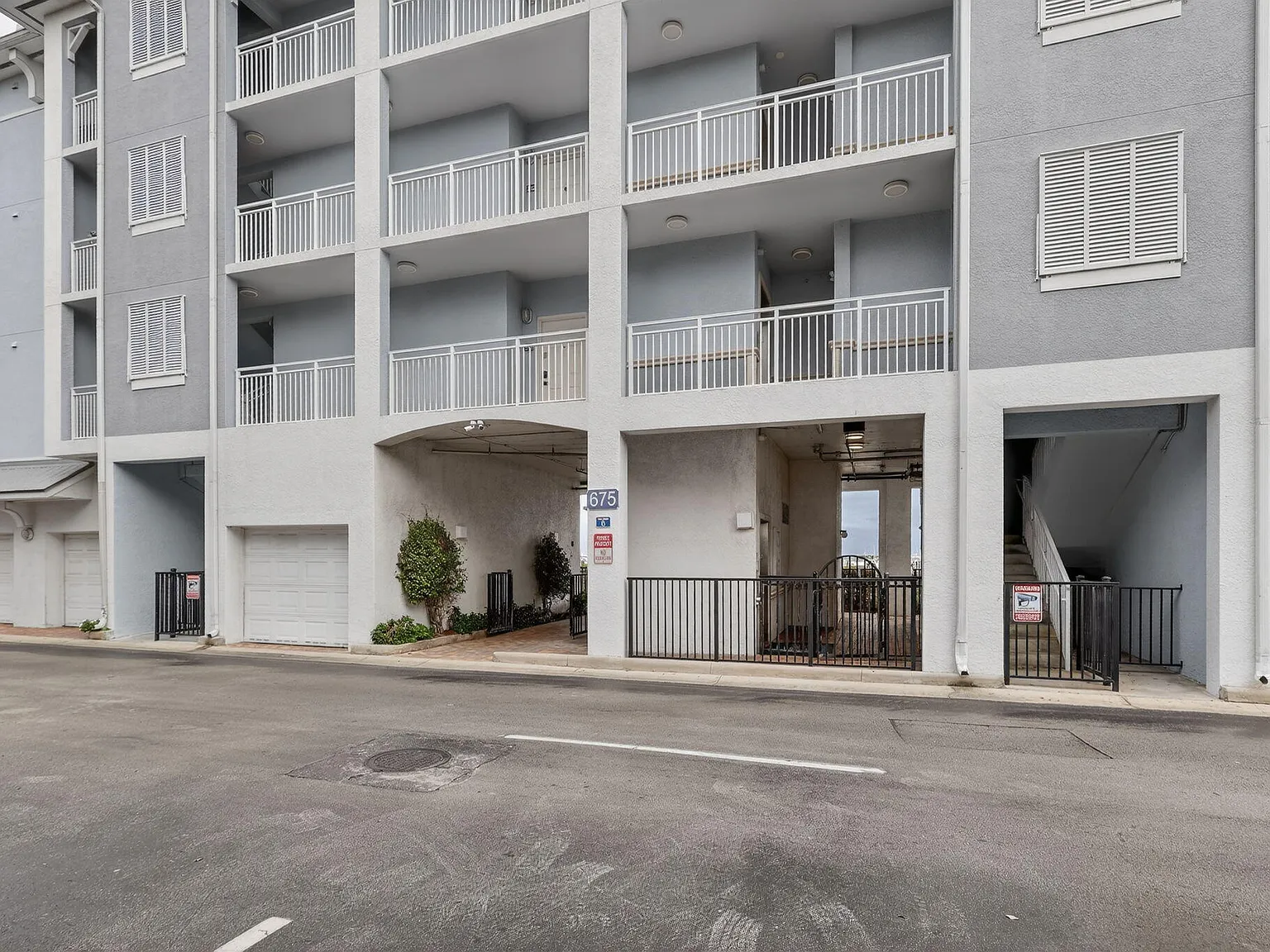 2 bed, 2.0 bath, 1125 sqft, $7,000 — Photo 3