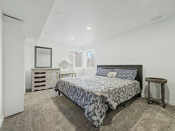 4th image of 1218 Ascot Ave #Basement