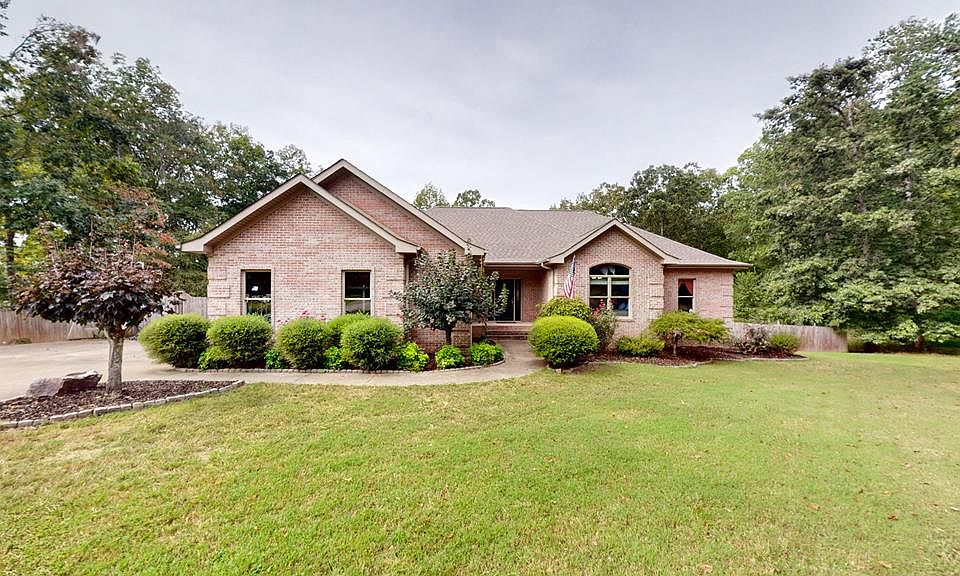 1st image of 400 Countrywood Dr