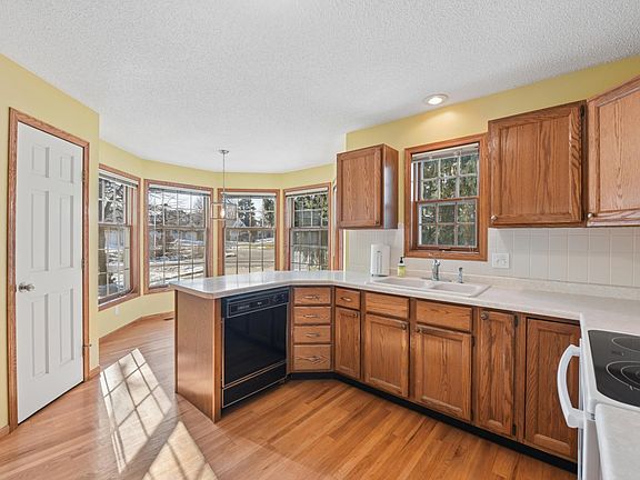 3rd image of 1261 Pond View Ln