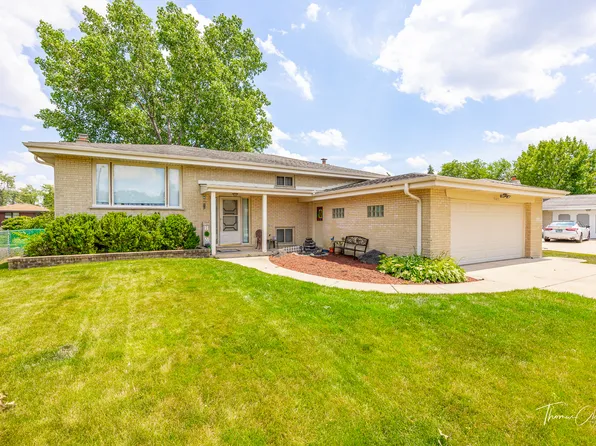 707 N Du Page Ave, Addison, IL 60101
