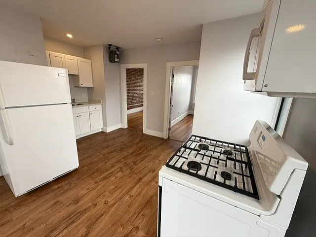 1 bed, $2,600 — Photo 4