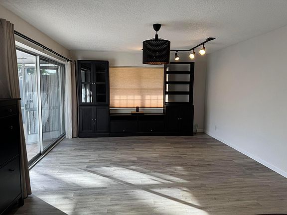 4th image of 101 West Court