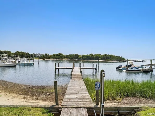 35 Gardners Lane, Hampton Bays, NY 11946
