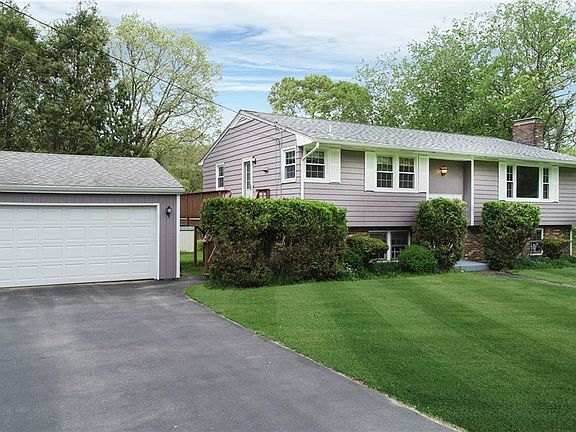 2nd image of 9 White Horn Dr