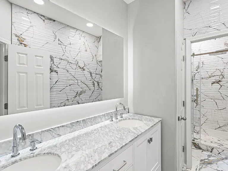 11355 Vedrines Dr — Photo 36