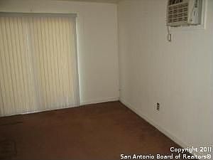 5th image of 1 Towers Park Ln