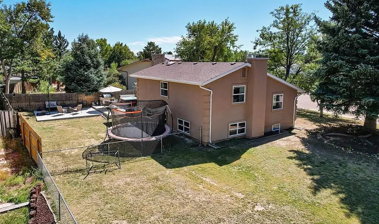 6969 Roaring Springs Ave — Photo 2