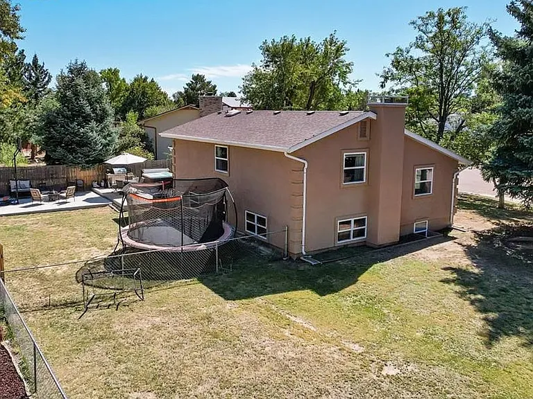 6969 Roaring Springs Ave — Photo 2