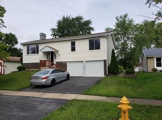648 W Briarcliff Rd, Bolingbrook, IL 60440
