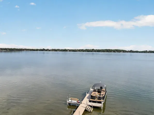 1055 N Shore Dr, Forest Lake, MN 55025