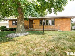 28 Scarlet Ln, Springfield, IL 62704