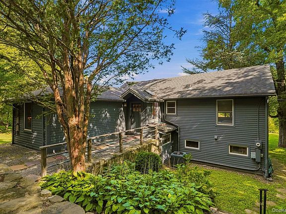 2nd image of 44 Cayuga Road