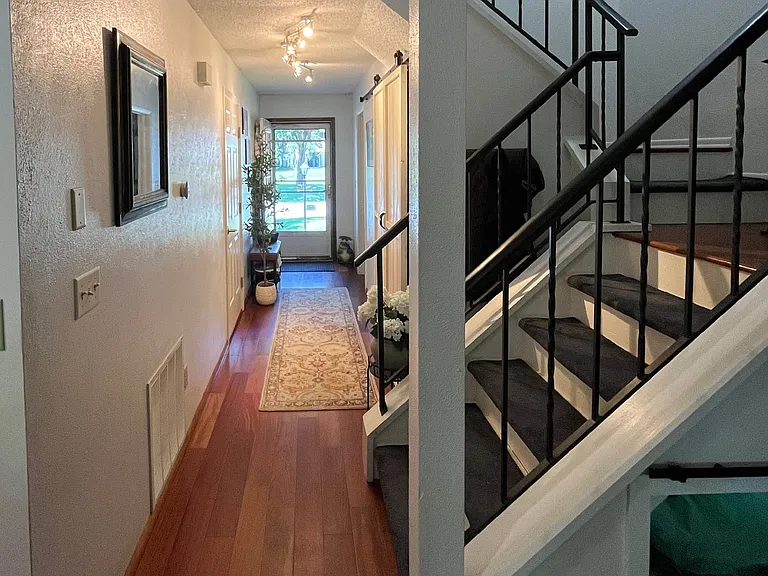 Flintlock Ln — Photo 14