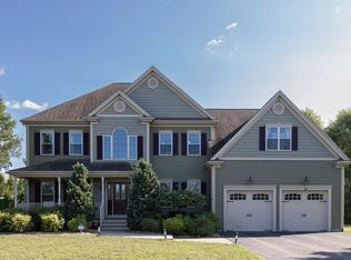 16 Pine Acres Dr, Bellingham, MA 02019