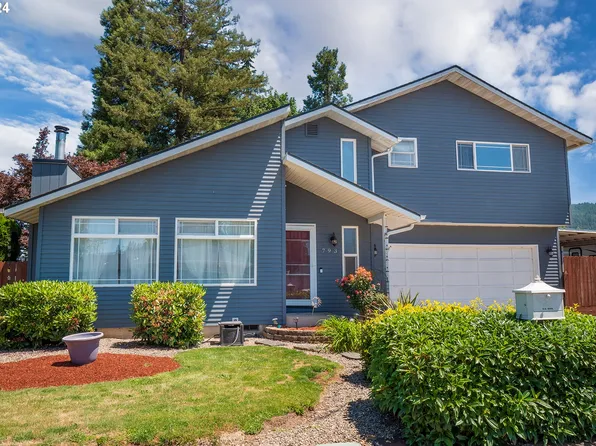 793 70th St, Springfield, OR 97478