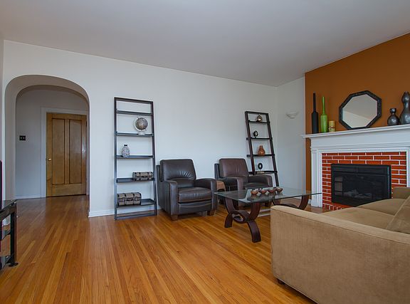 3rd image of 2304 W Granville Ave APT 3