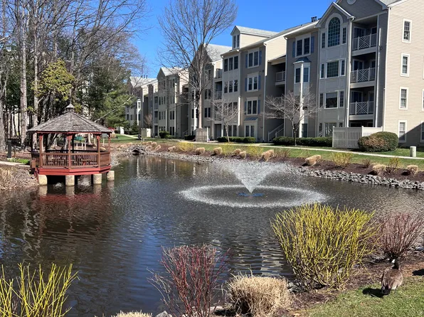 12209 Fairfield House Dr APT 508, Fairfax, VA 22033