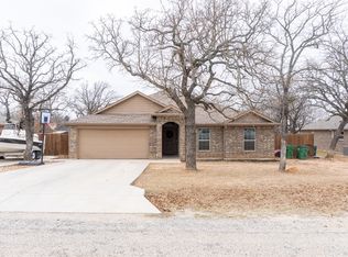 207 Shady Oaks Dr, Runaway Bay, TX 76426