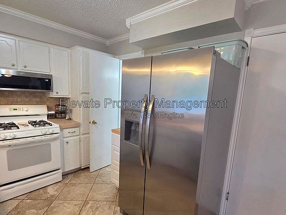 3rd image of 4225 Clendon Way