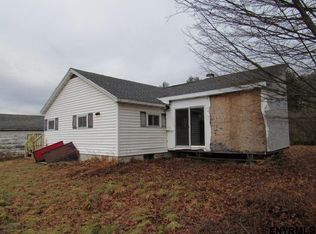 25 Cold Springs Ln, Eagle Bridge, NY 12057