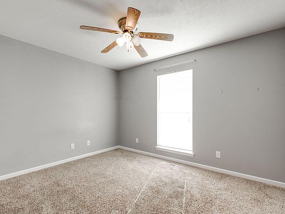 5th image of 73 Gladstone Dr