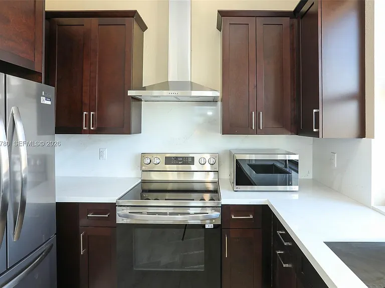 120 SW 35th Ave #A1 — Photo 13