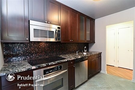 3rd image of 1555 N Sandburg Ter APT 105K